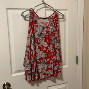 Like New EUC peephole shoulders and belle sleeves